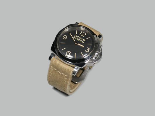 Panerai PAM372 47mm with Canvas Strap IMAGE