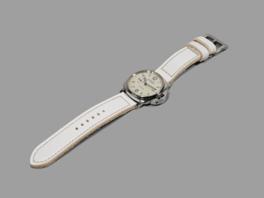 Luminor Due with White Strap 42mm IMAGE