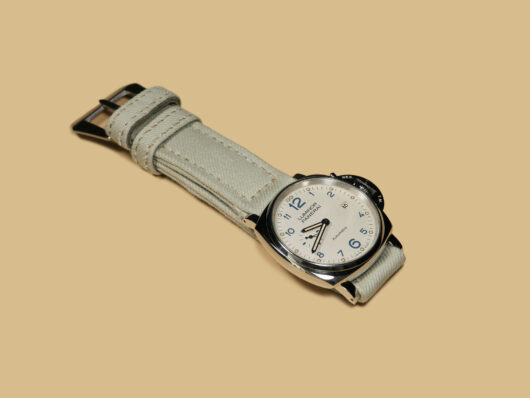 Green Panerai DUE canvas strap on diver's watch IMAGE