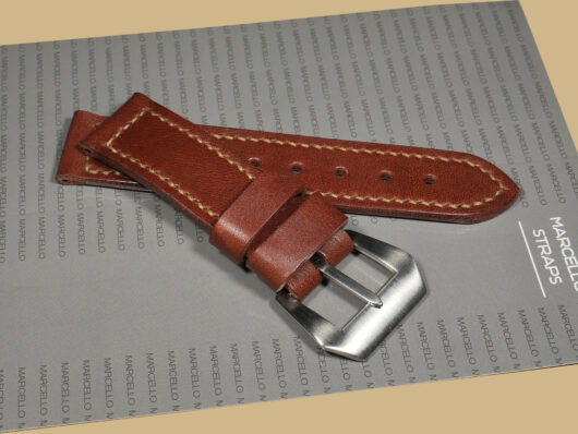 Deep red Panerai DUE leather strap image
