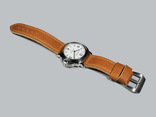 Soft Panerai strap with a secure sewn buckle IMAGE