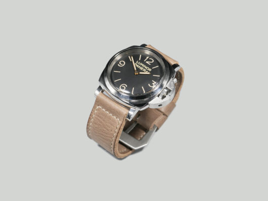 PAM00372 47mm Luminor with grey Panerai strap side profile